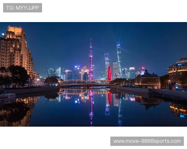 足球巨星凝望上海夜景 彰显城市魅力与球场风采